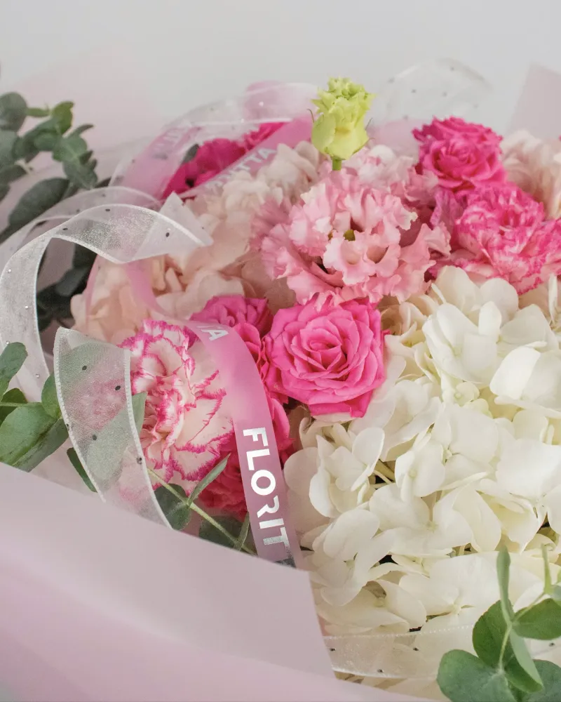 Pink and white mix bouquet