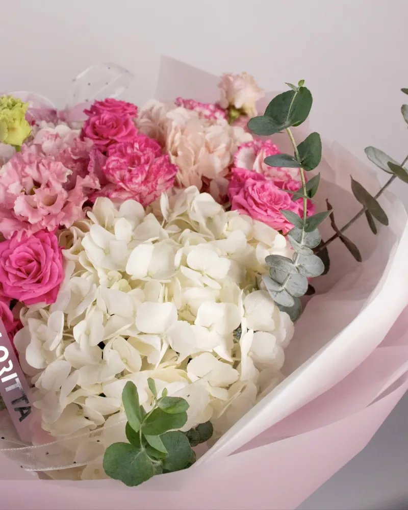 Pink and white mix bouquet