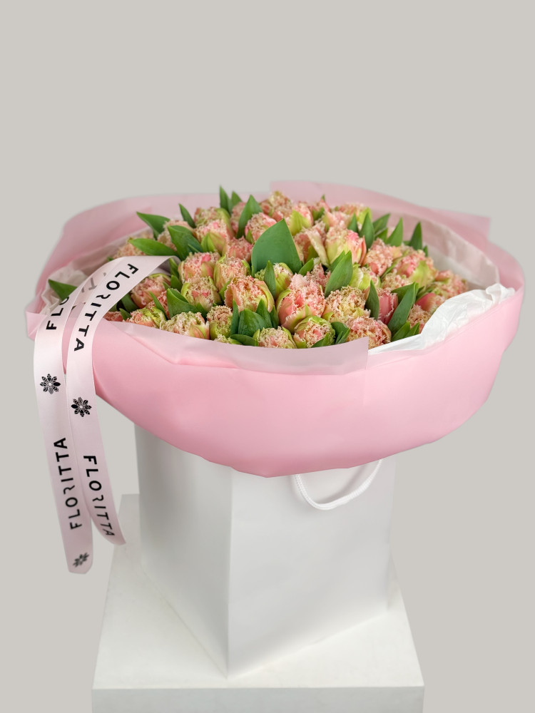 80 tulips in harmonious hues