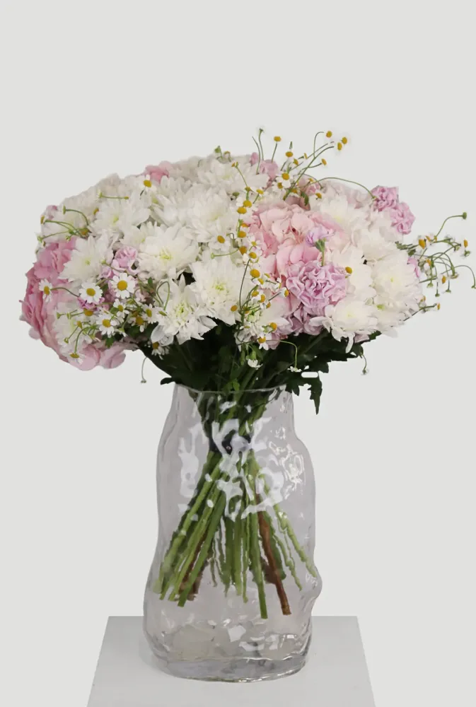 Floral 4 mix bouquets in soft blush and white