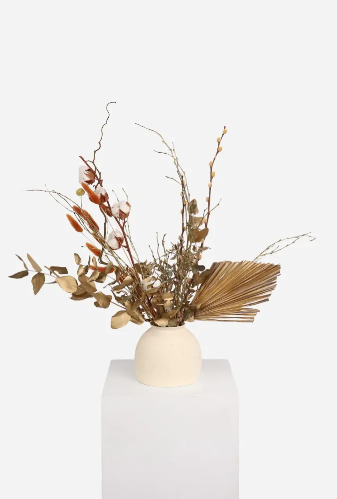 Floral arrangement golden harvest