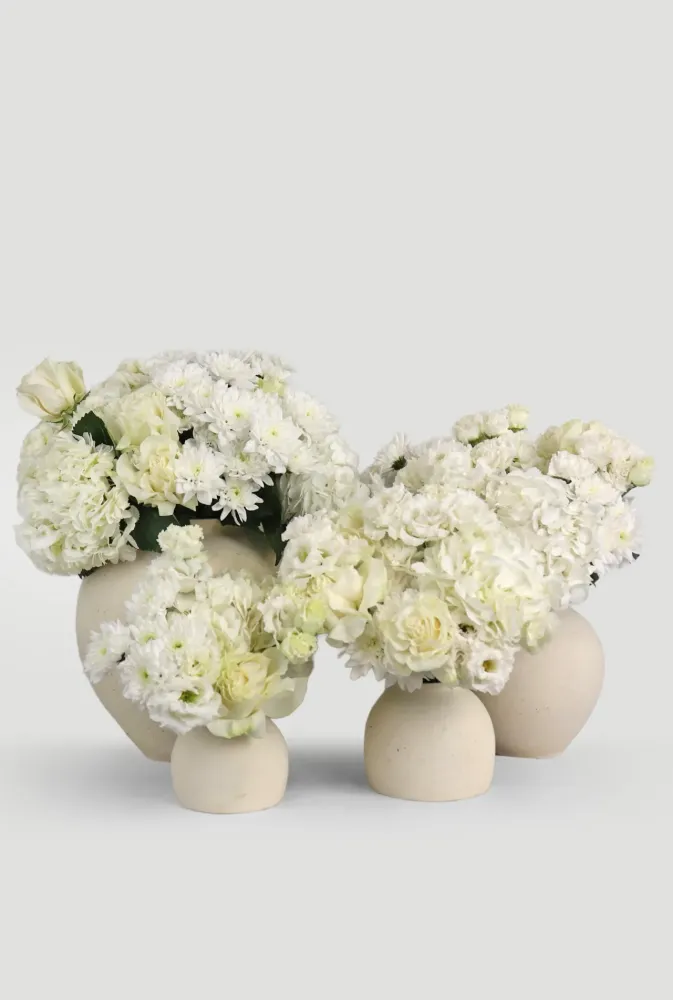 Floral arrangement in white soft neutral tones