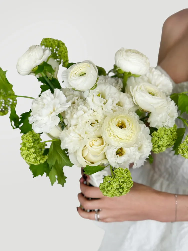 Mixed white & green bridal bouquet