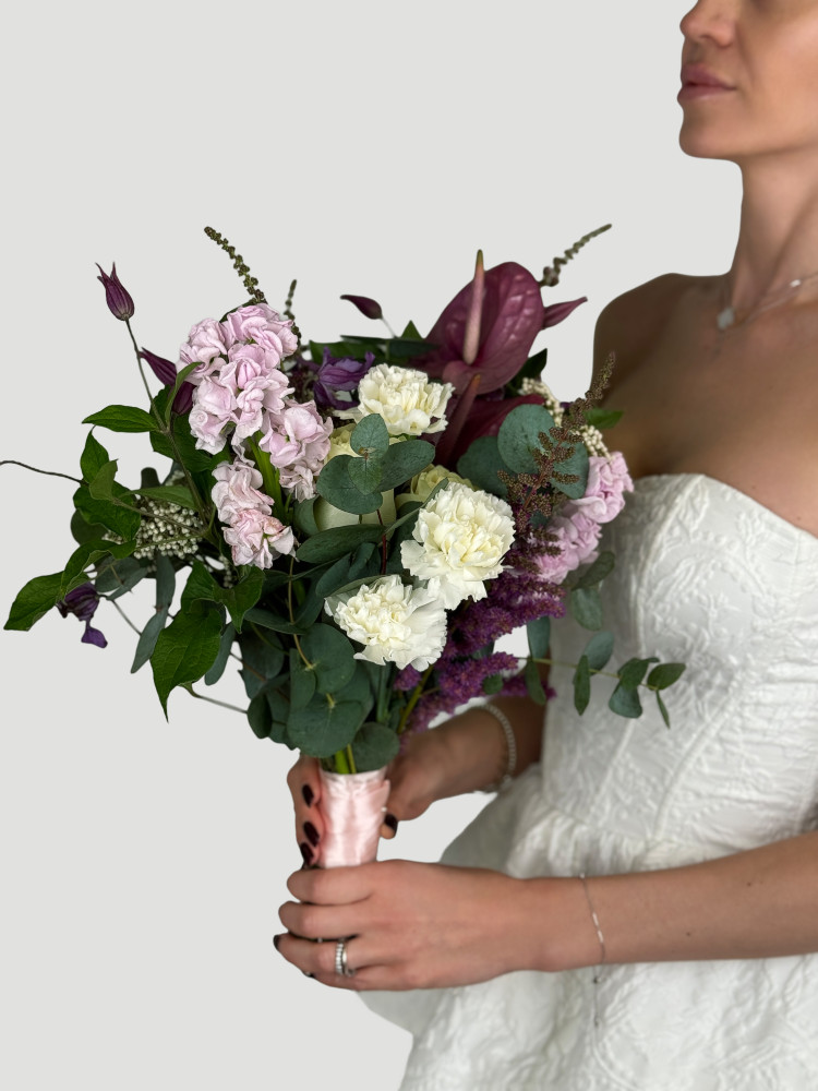 Bridal bouquet in blush, cream & plum tones