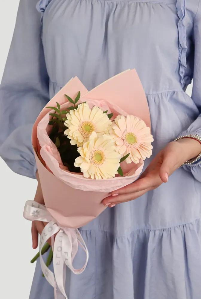 Mini gerbera bouquet