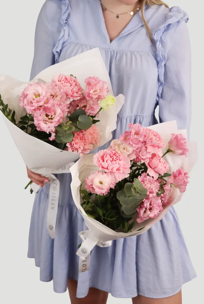 Pink lisianthus bouquet
