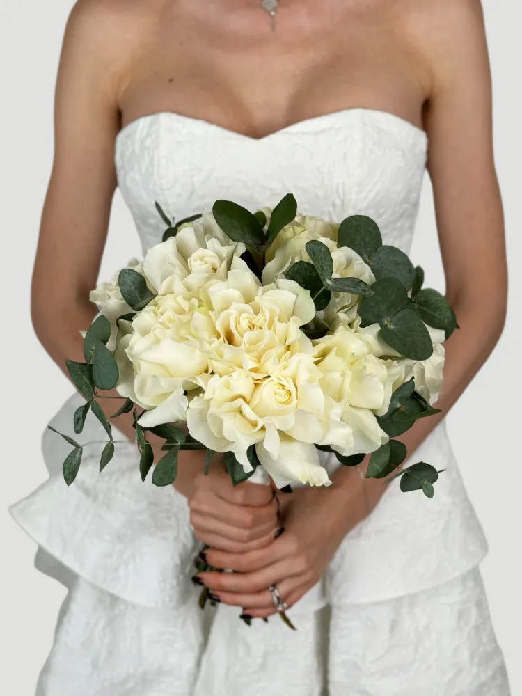 Creamy roses bridal bouquet