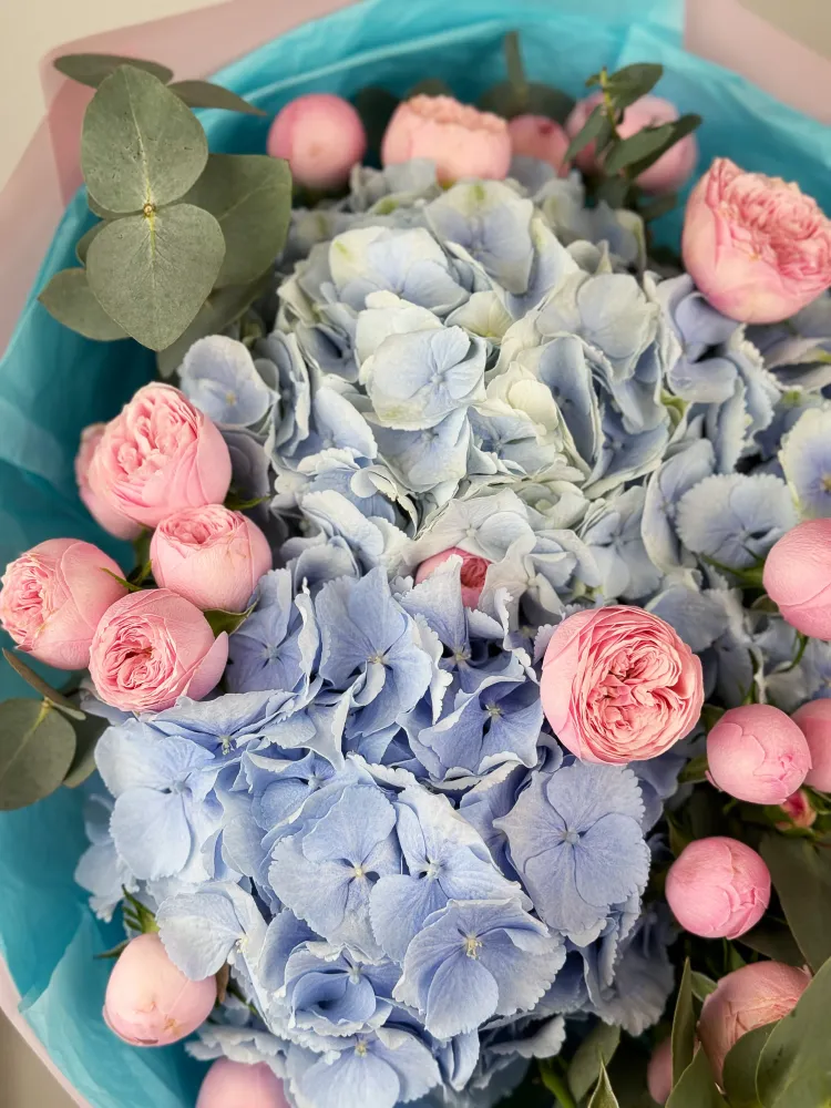 Blue hydrangea & peony-inspired rose bouquet