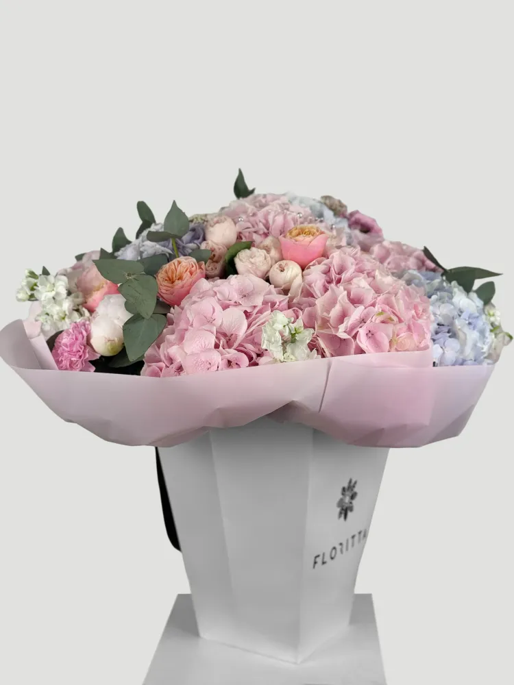 Your grace (hydrangeas & peony spray roses)