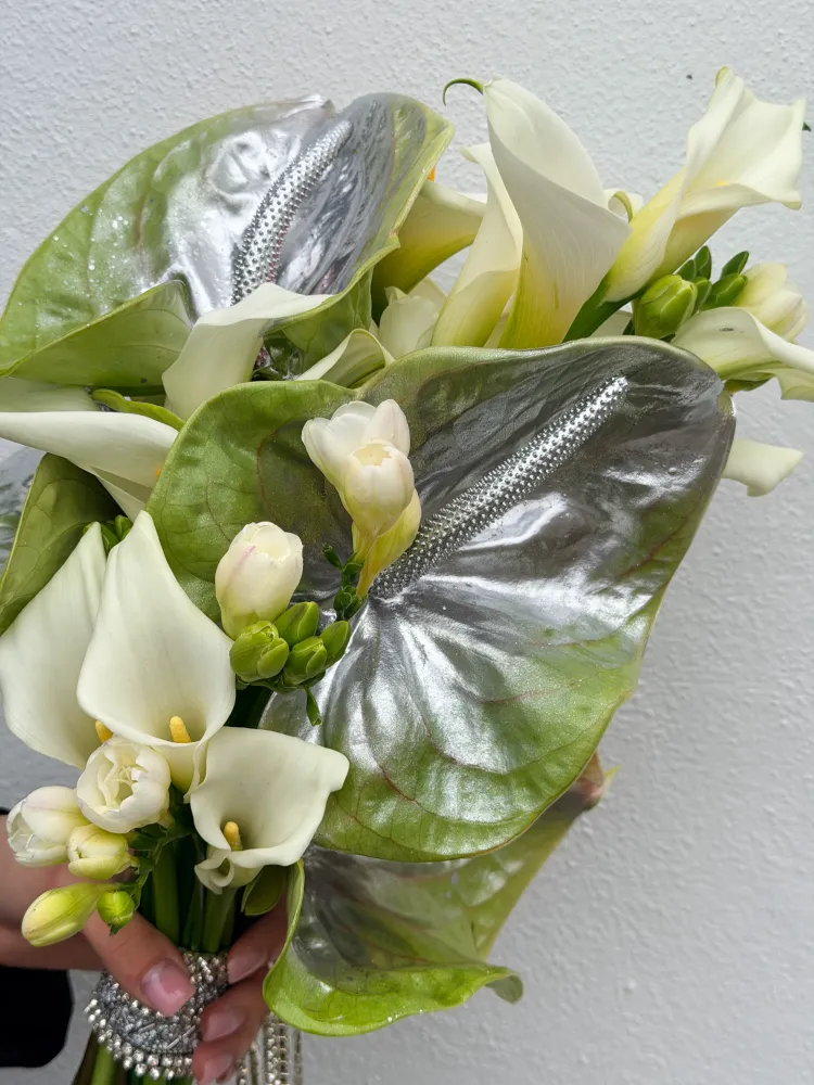 Lunar touch – calla & anthurium bridal bouquet
