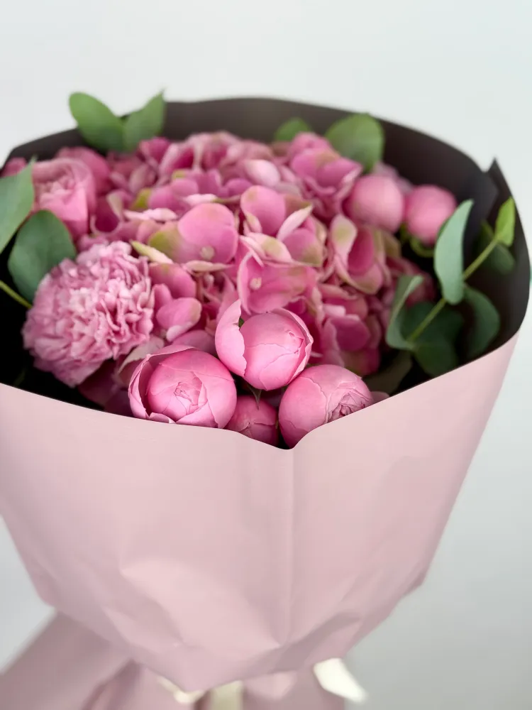 Berry bloom – pink elegance bouquet