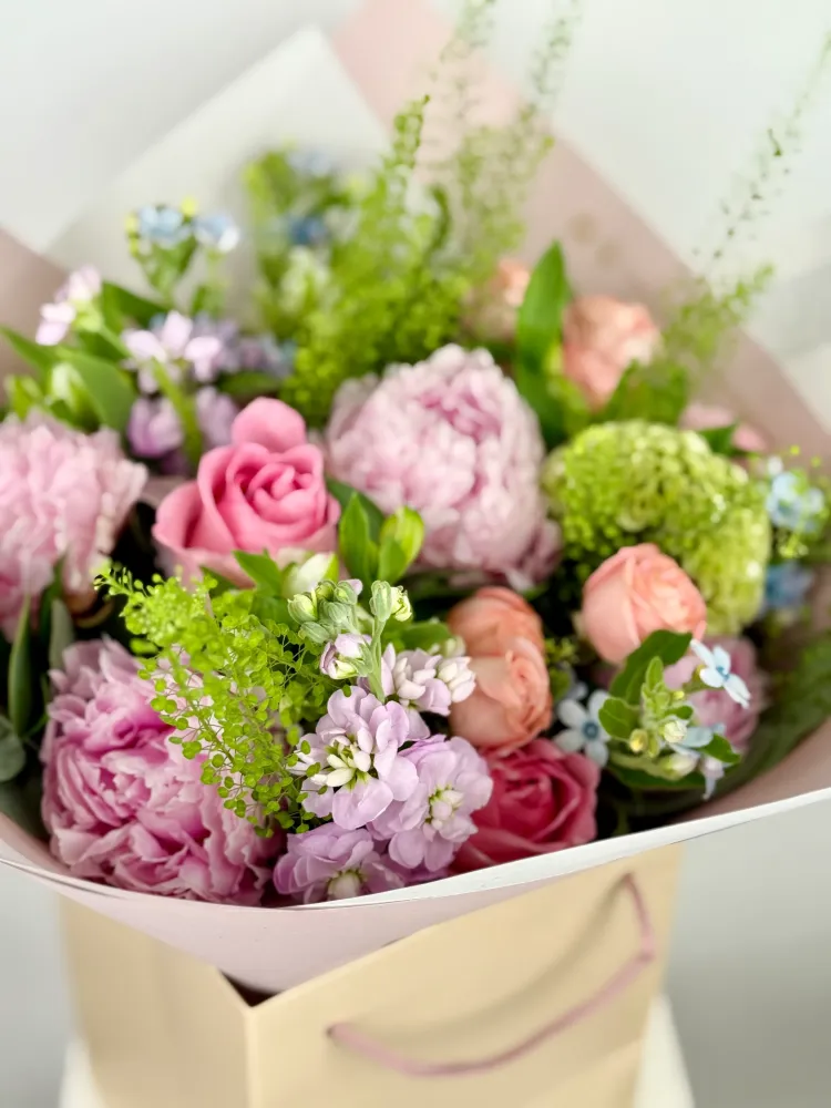 Spring waltz – soft garden mix