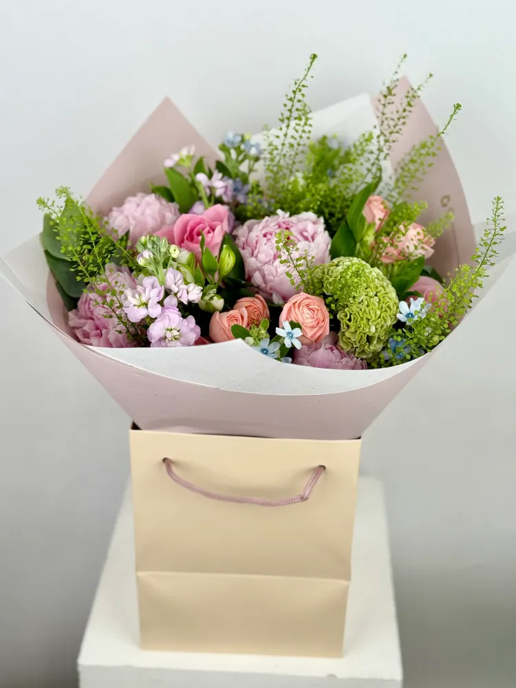 Spring waltz – soft garden mix