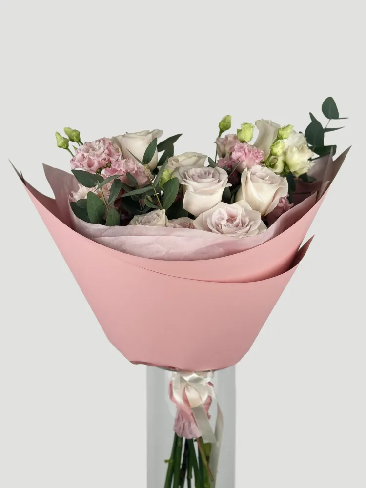 Gentle blooms in pink hues