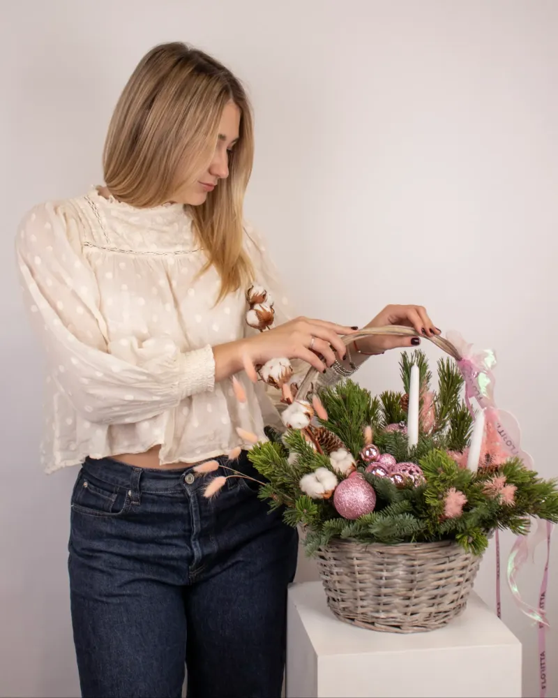 Christmas basket arrangement with Candles and Ornaments