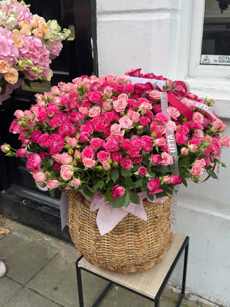 Queen of blooms garden roses basket
