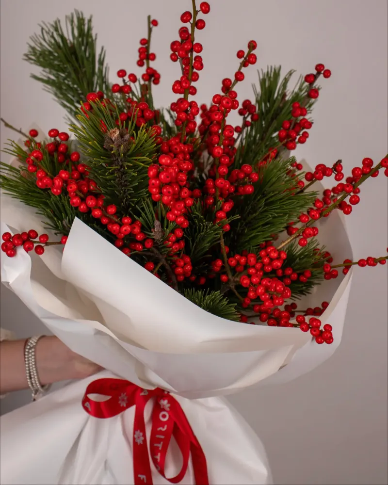 Festive berry bliss Christmas bouquet