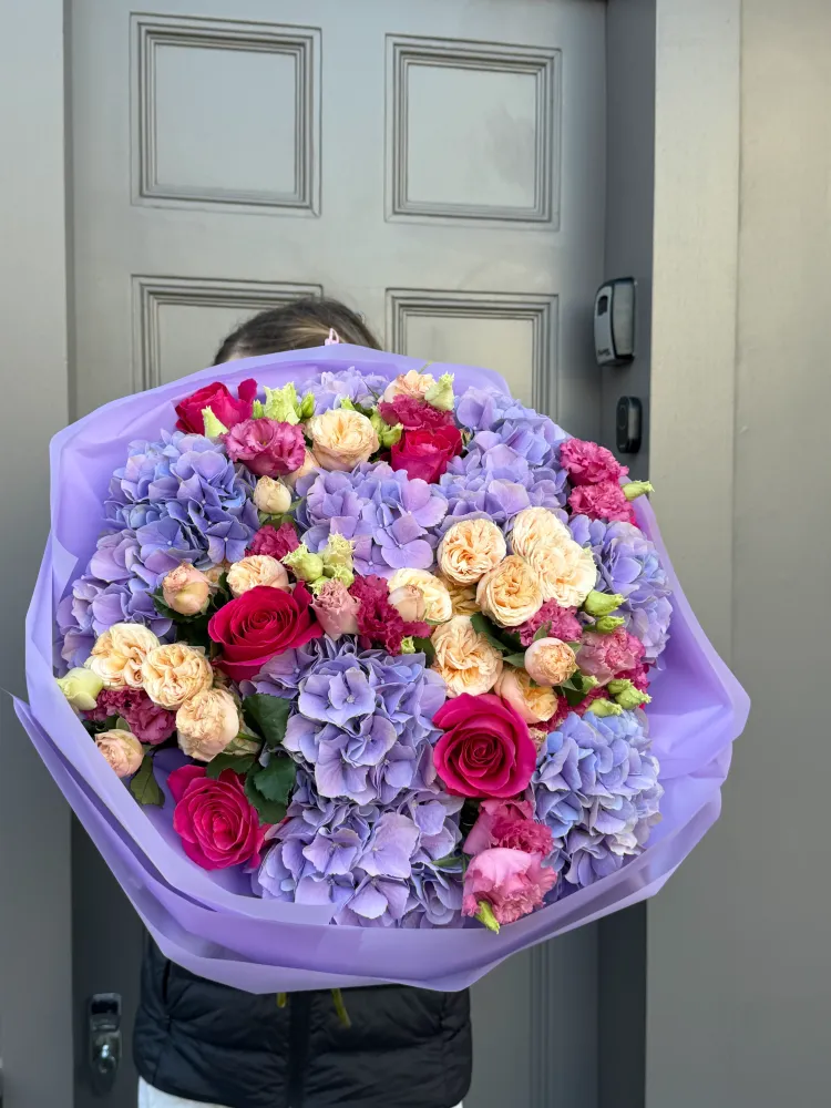 Violet symphony (hydrangeas, roses & peony spray roses)
