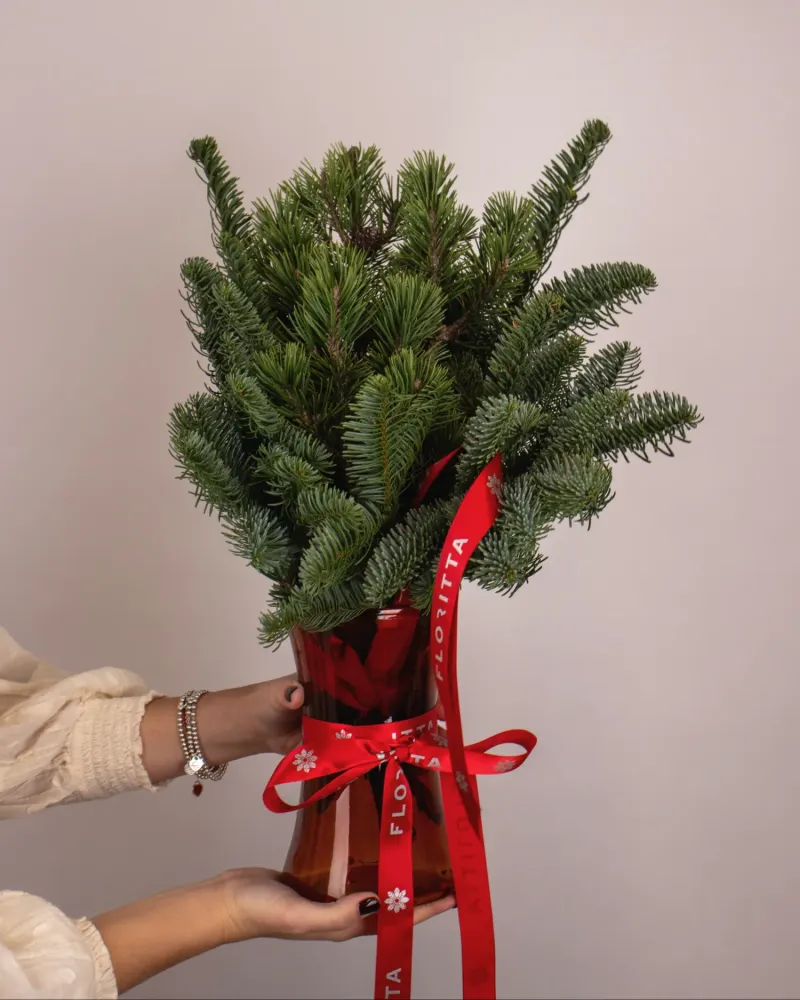 Classic evergreen Christmas bouquet