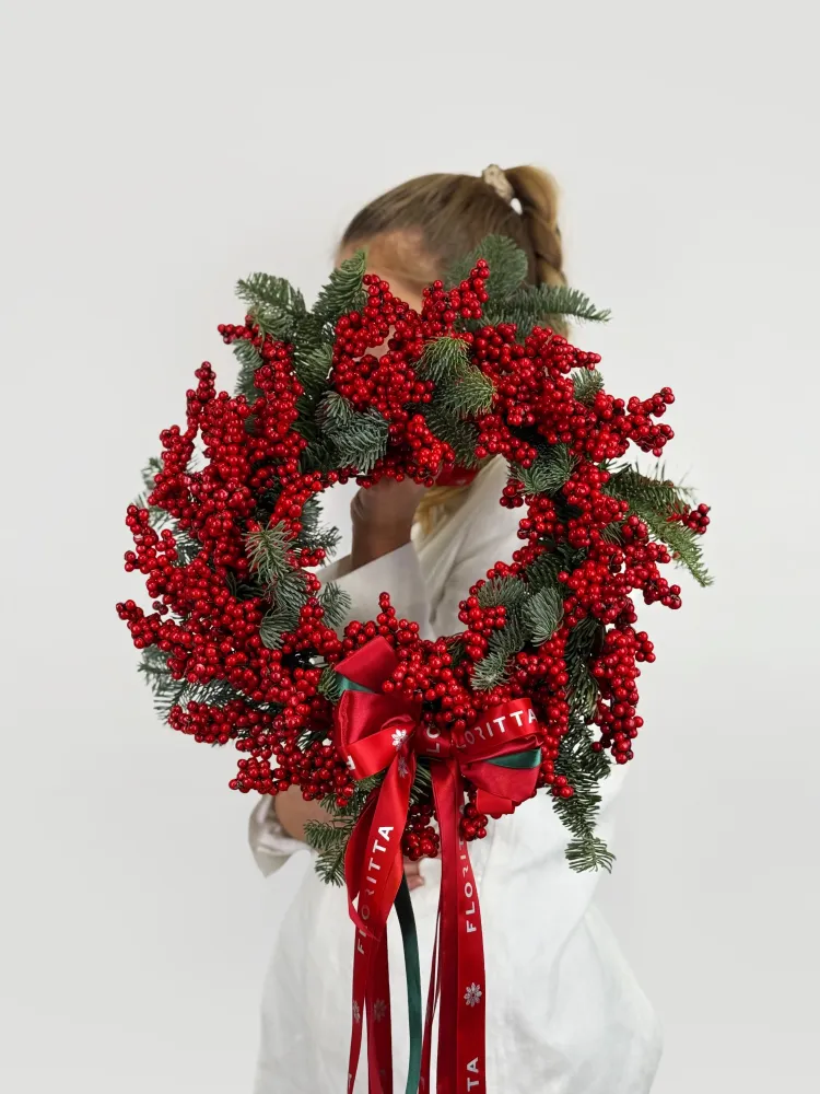 Scarlet noel wreath