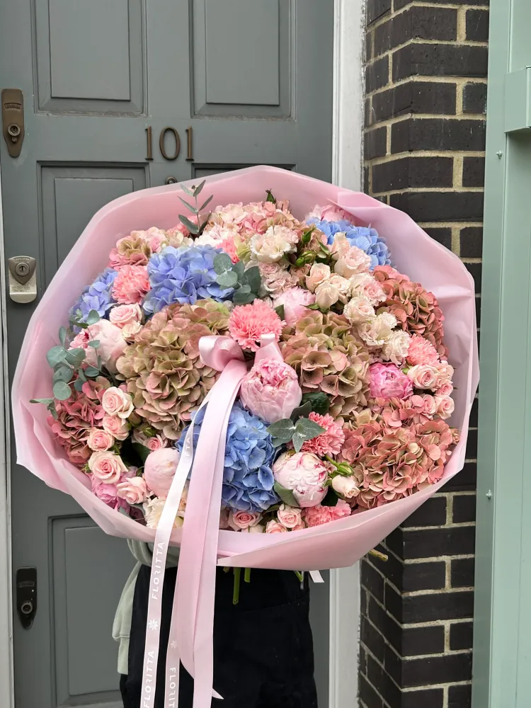 The fall romance grande bouquet (hydrangeas & peony spray roses)
