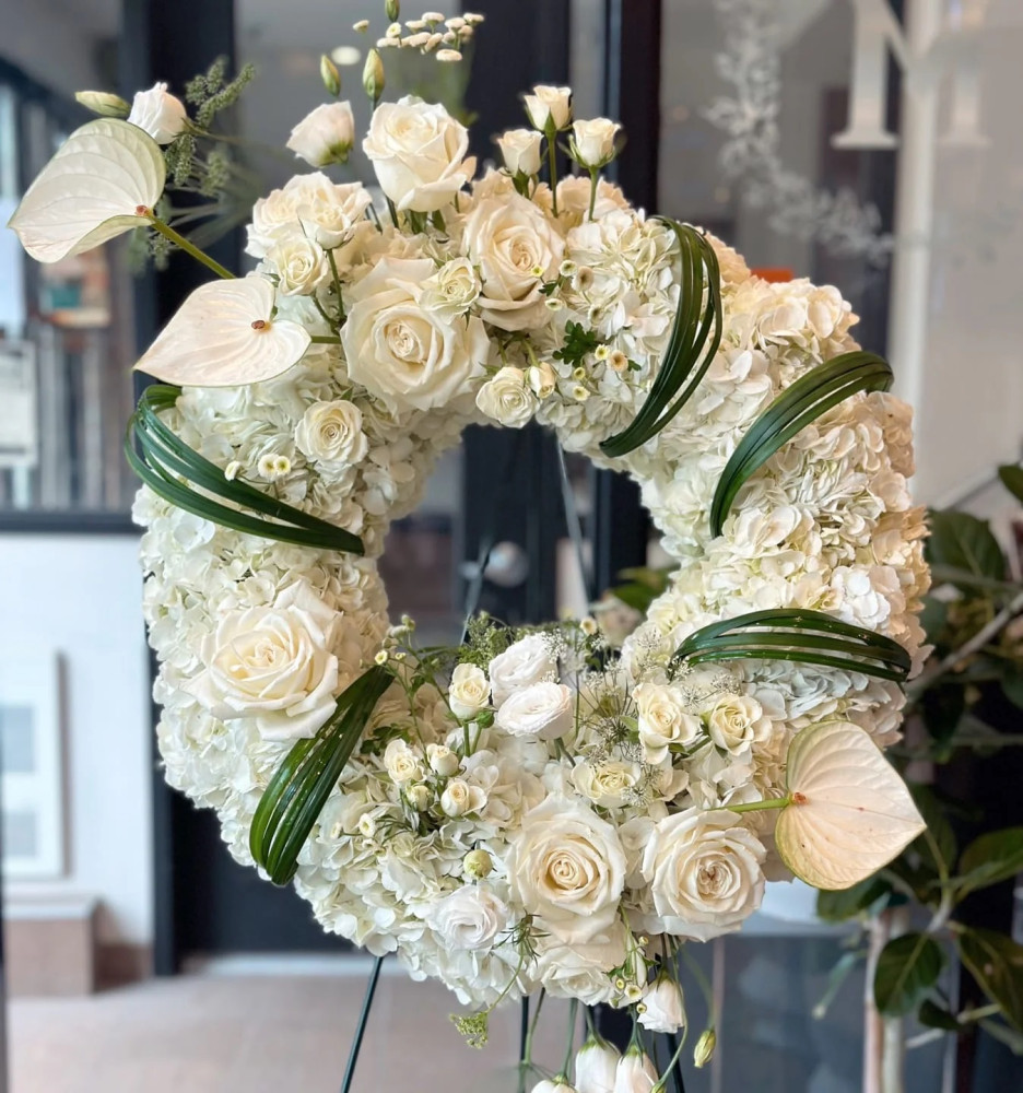 Ivory whisper tribute wreath