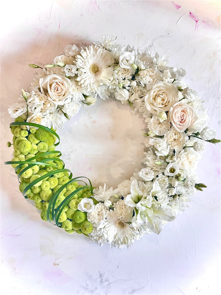Eternal purity wreath with gentle green accents