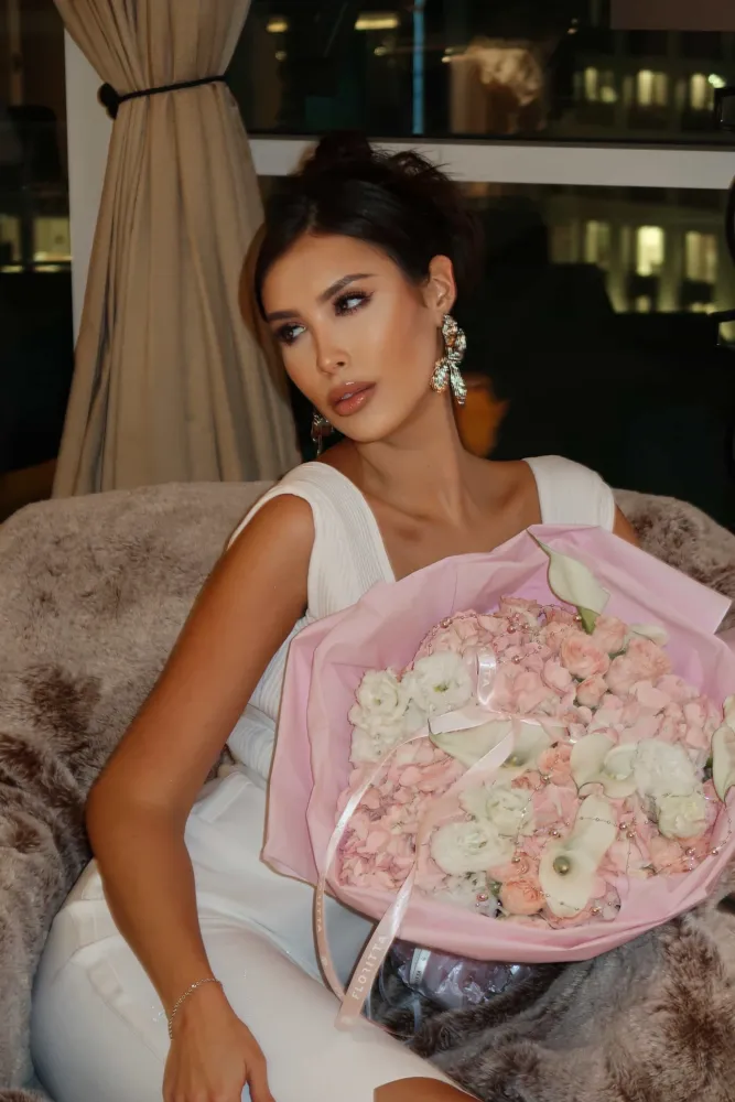 Moonlit pink elegance (hydrangeas, callas & spray roses)