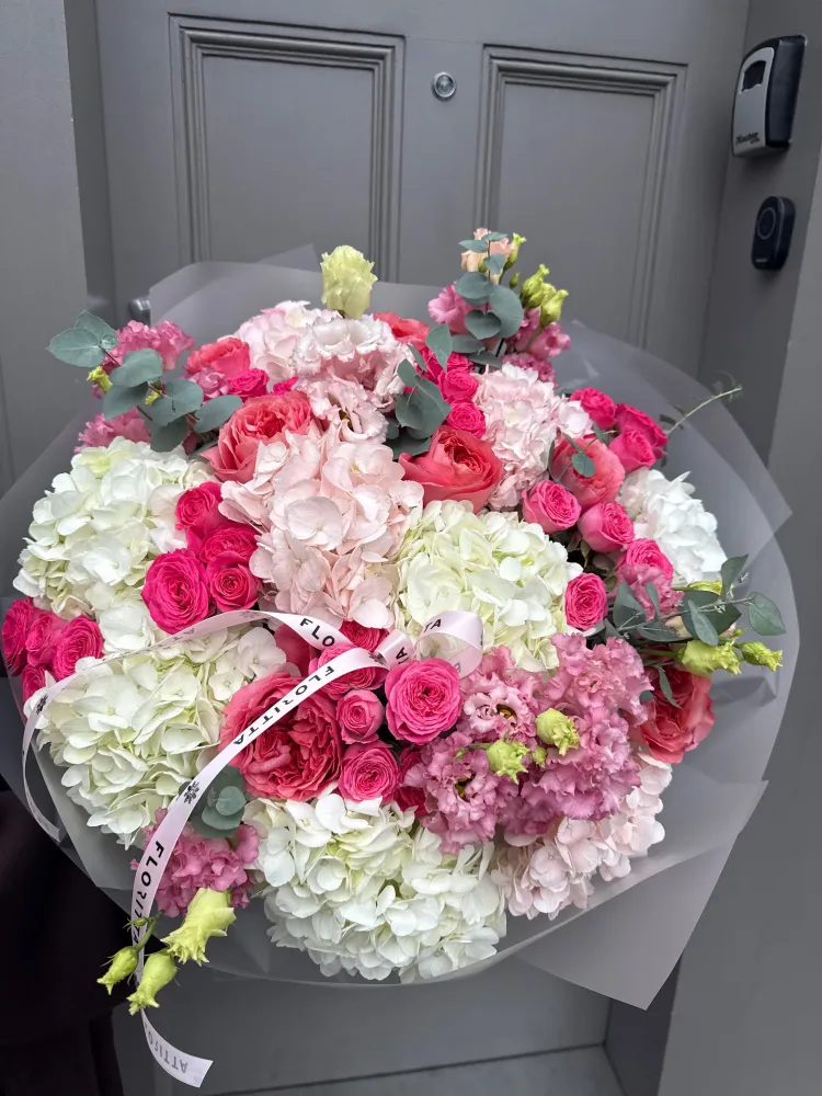 Knightsbridge blossom symphony (hydrangeas, eustoma & spray roses)