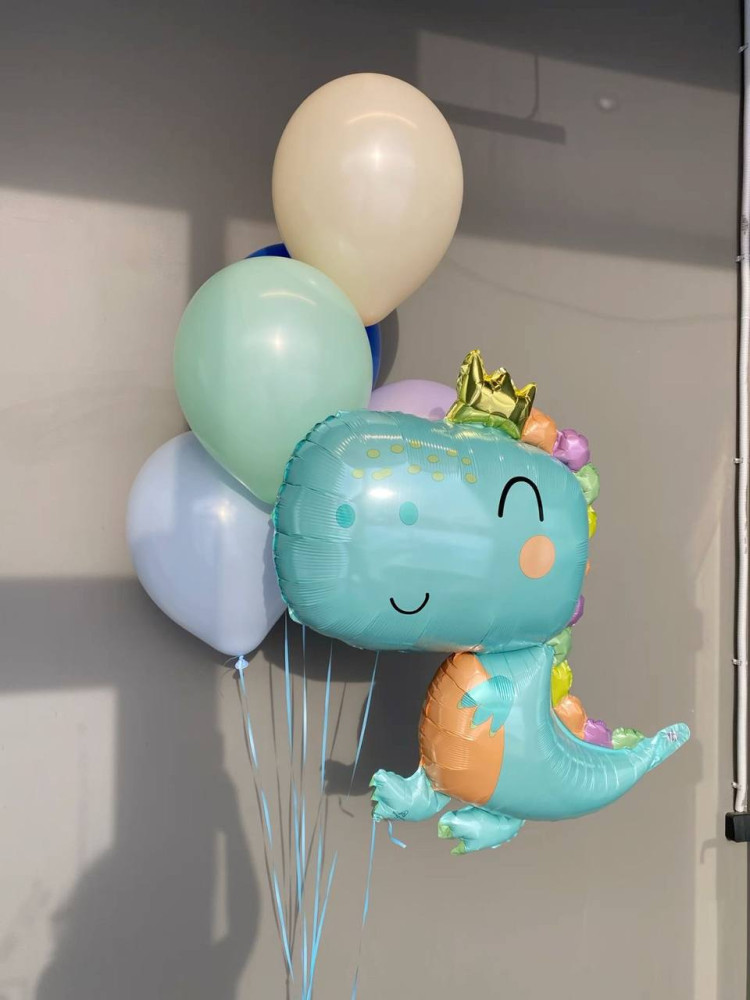 Little dino prince (7 balloons helium inflated)