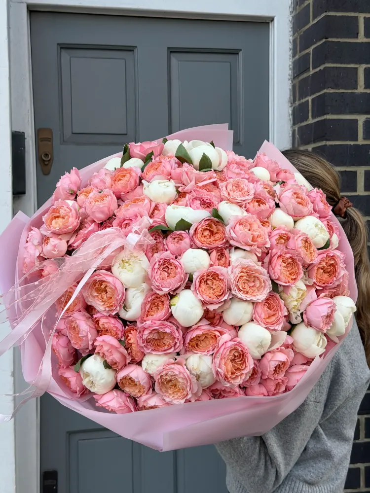 Mayfair juliett-peony dream (peonies & peony spray roses)