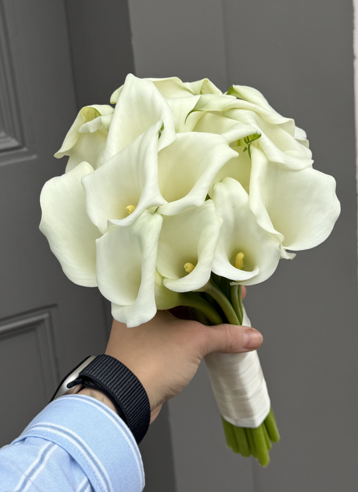 Сalla lilies elegant bridal bouquet