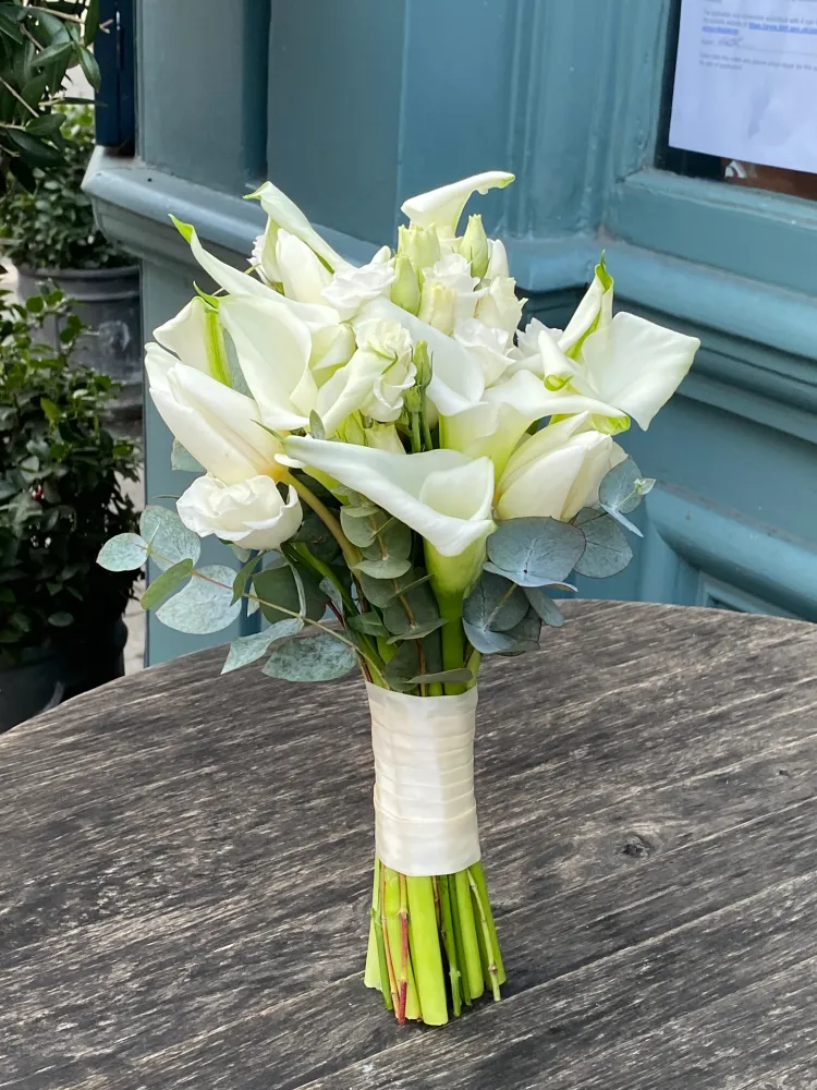Modern vow bridal bouquet