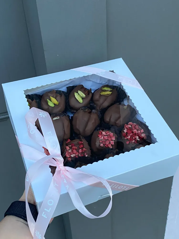 Medjool dates in milk chocolate