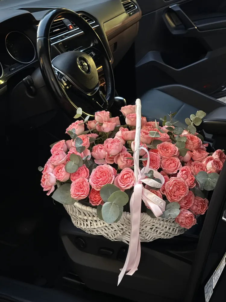Peony roses elegance basket