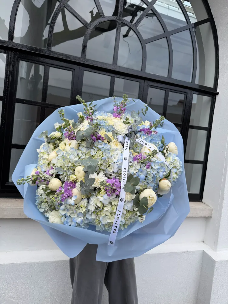 Soft blue structure (hydrangeas, delphinium & peonies)