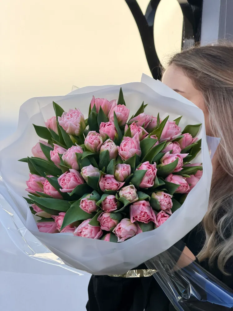 40 pink tulips grace