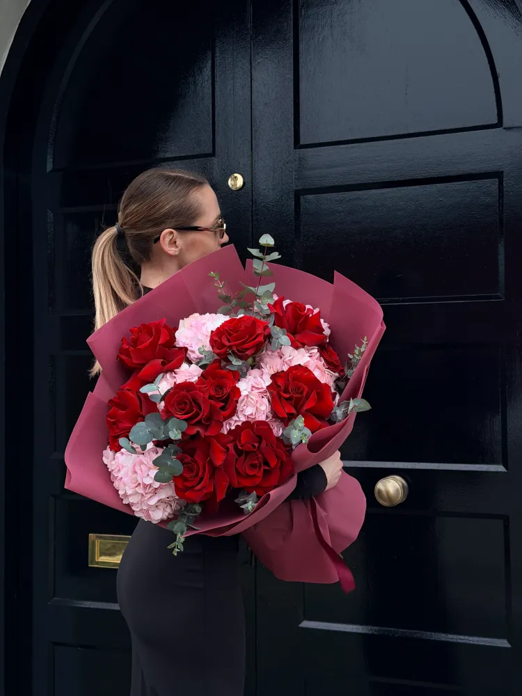 Burgundy nocturne (hydrangeas & french roses)