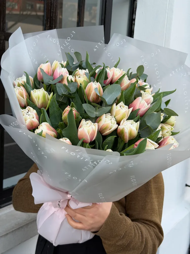 Ethereal abundance (50 white tulips)