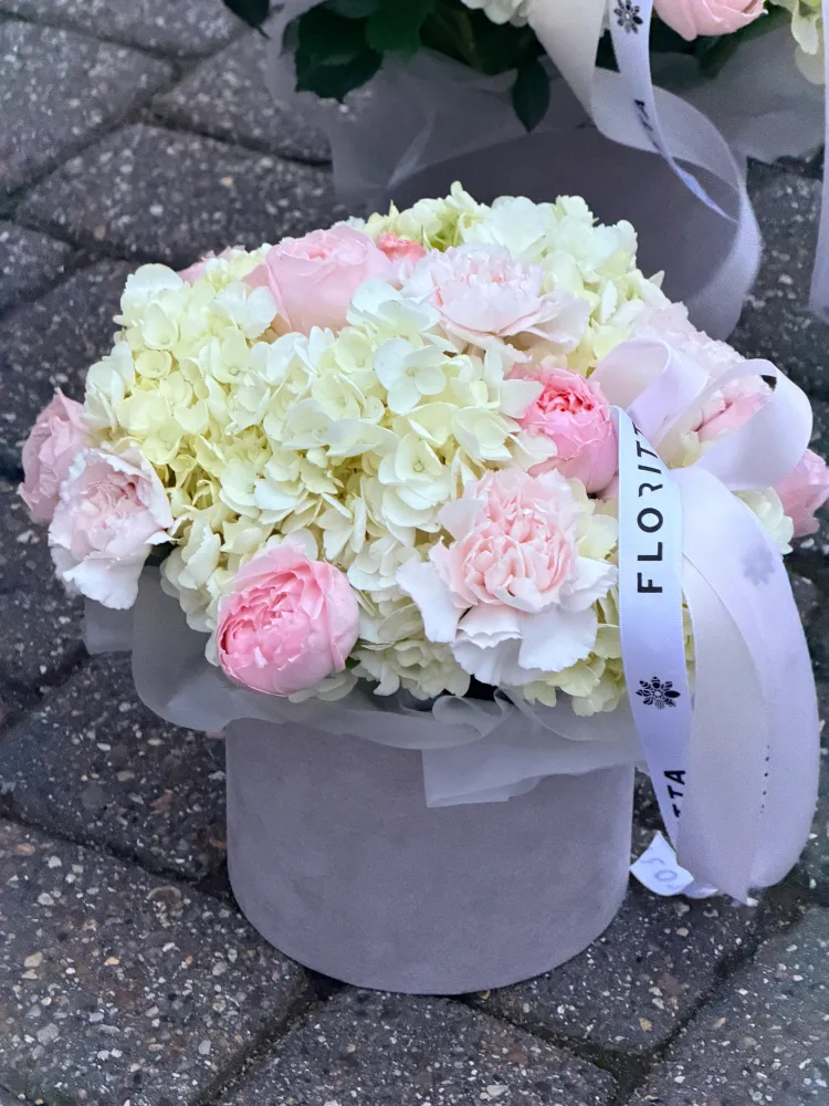 Garden of three promises (hydrangeas & spray roses)