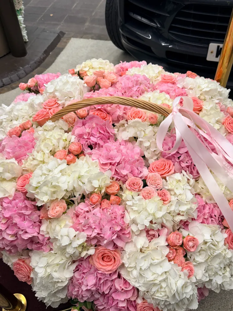 Royal queen floral basket (hydrangeas, roses & spray roses)
