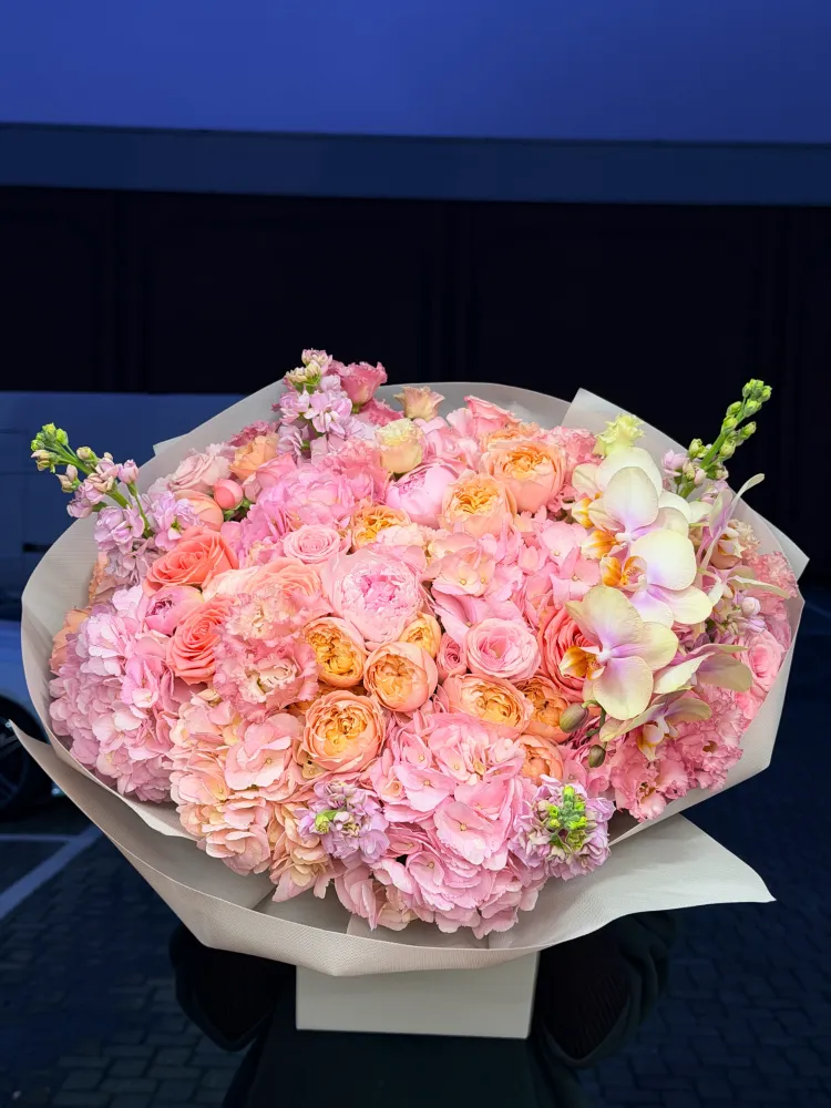 Orchid blossom mix reverie (hydrangeas & peony spray roses)