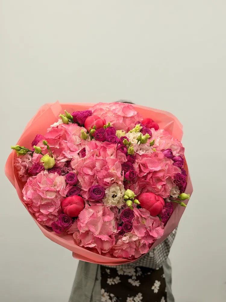 Rose-tinted reverie (hydrangea, peony, spray rose, lisianthus)