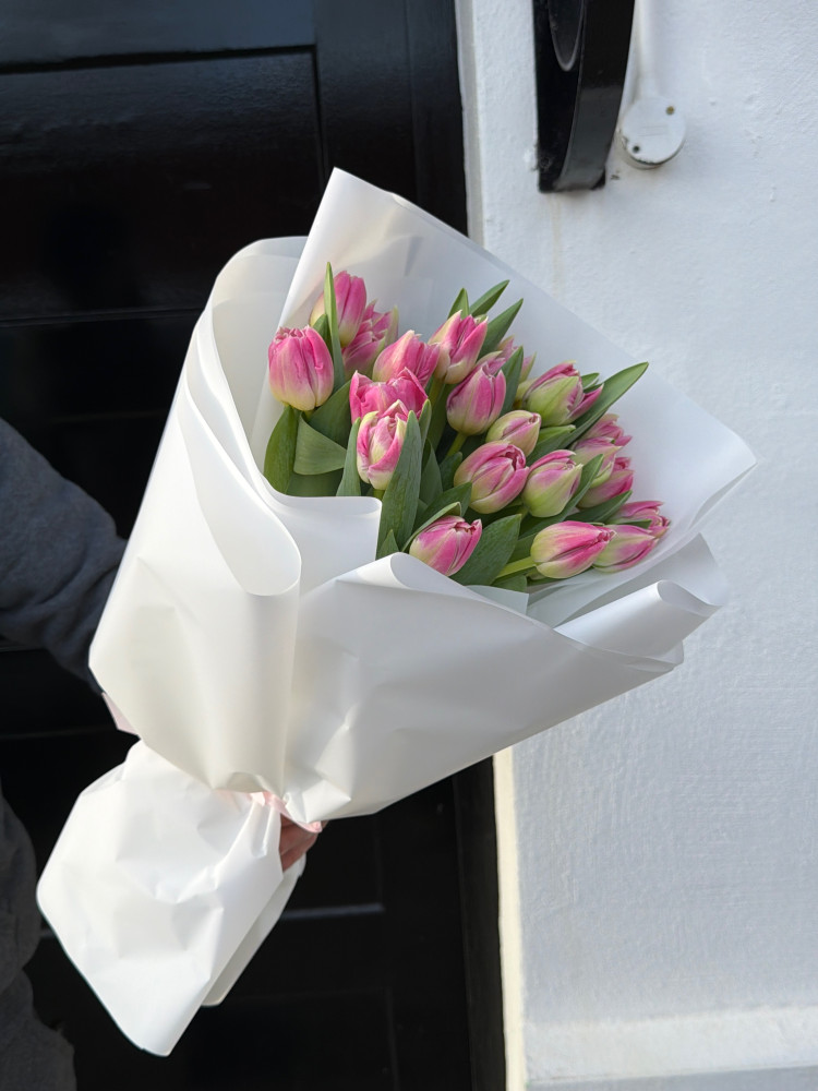 Delicate bright pink tulip bouquet