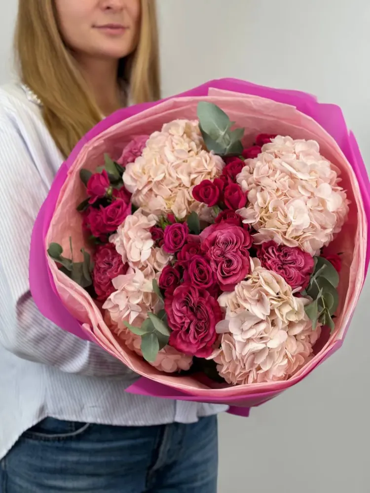 Ruby rose bouquet (hydrangeas & roses)