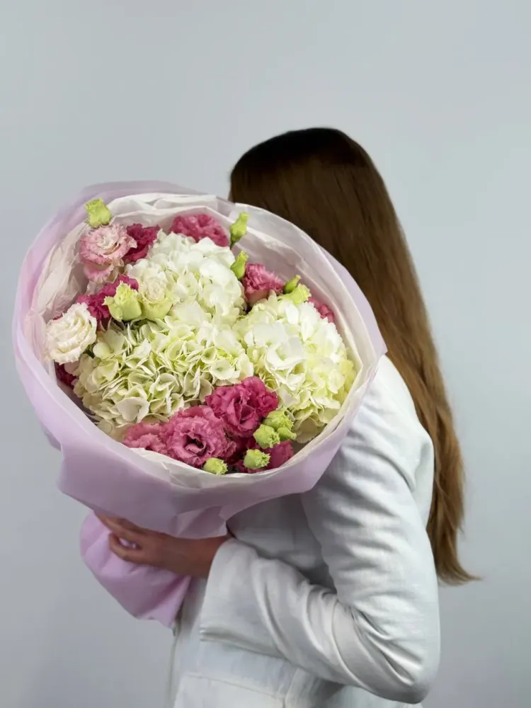 Blossom grace (hydrangeas & eustoma)
