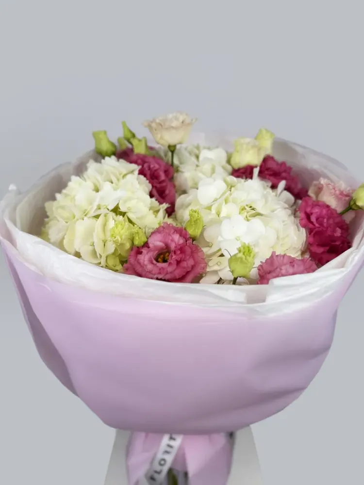 Blossom grace (hydrangeas & eustoma)